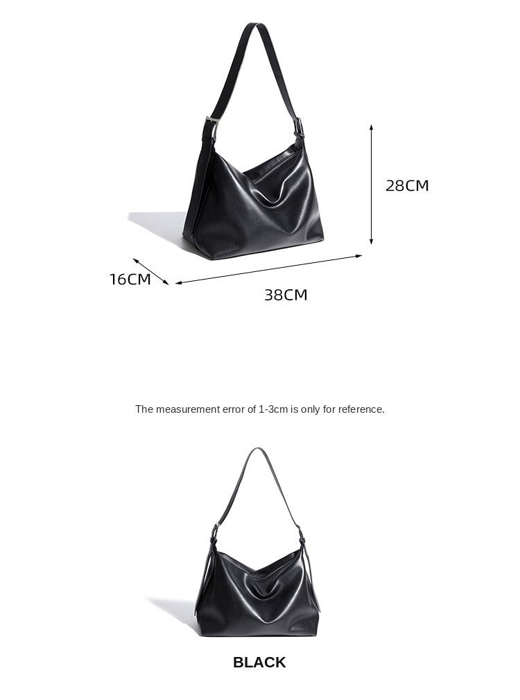 Pleated shoulder bag strap detail | ZIRR