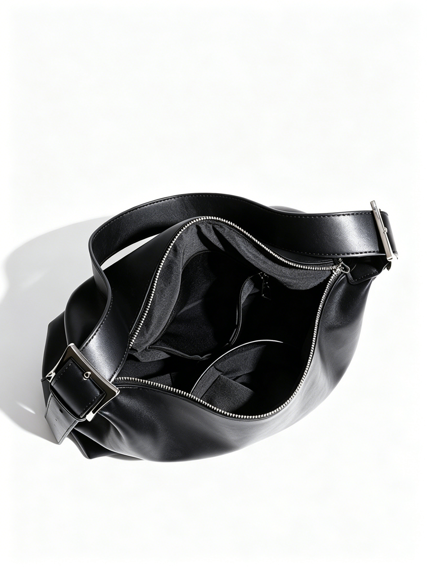 Pleated shoulder bag back view | ZIRR