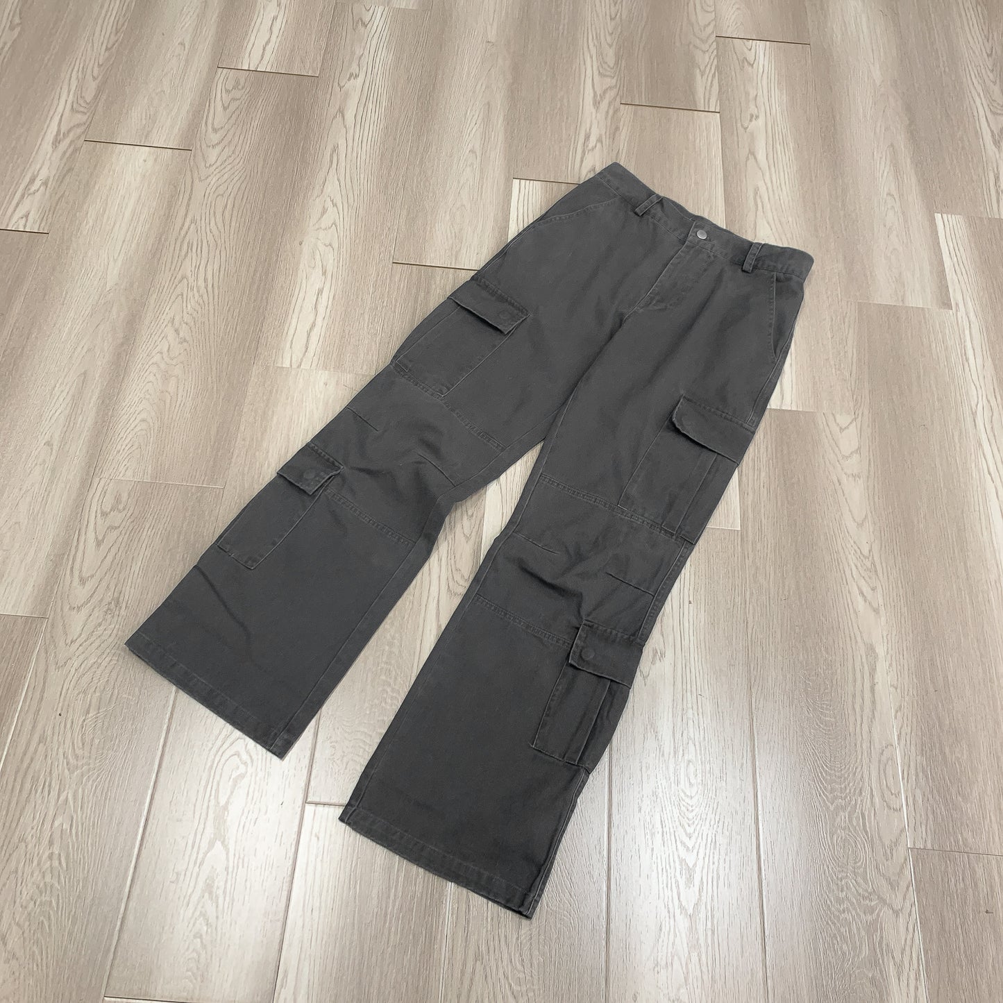 Multi pocket cargo pant side view | ZIRR