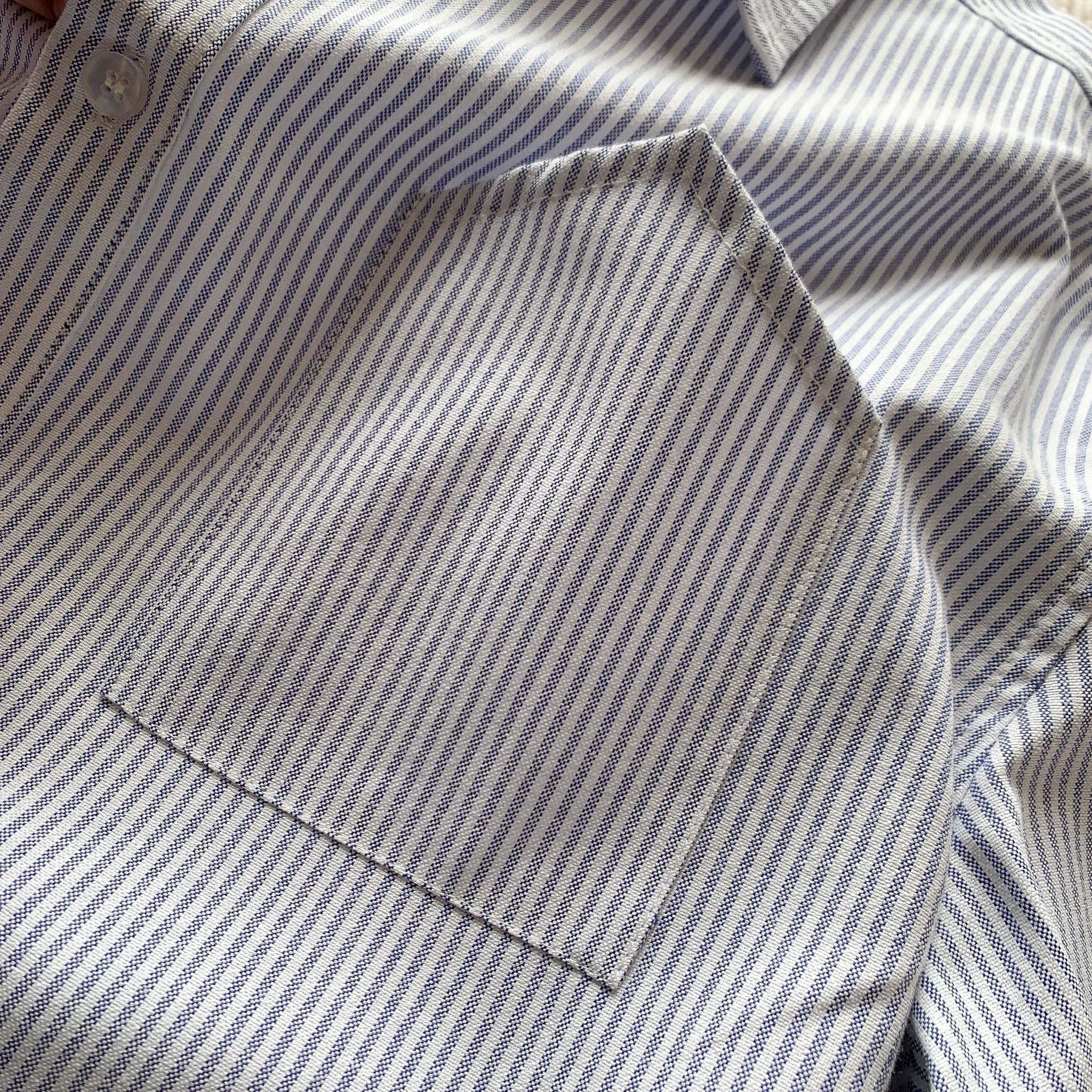 Stripe short sleeve shirt collar detail | ZIRR