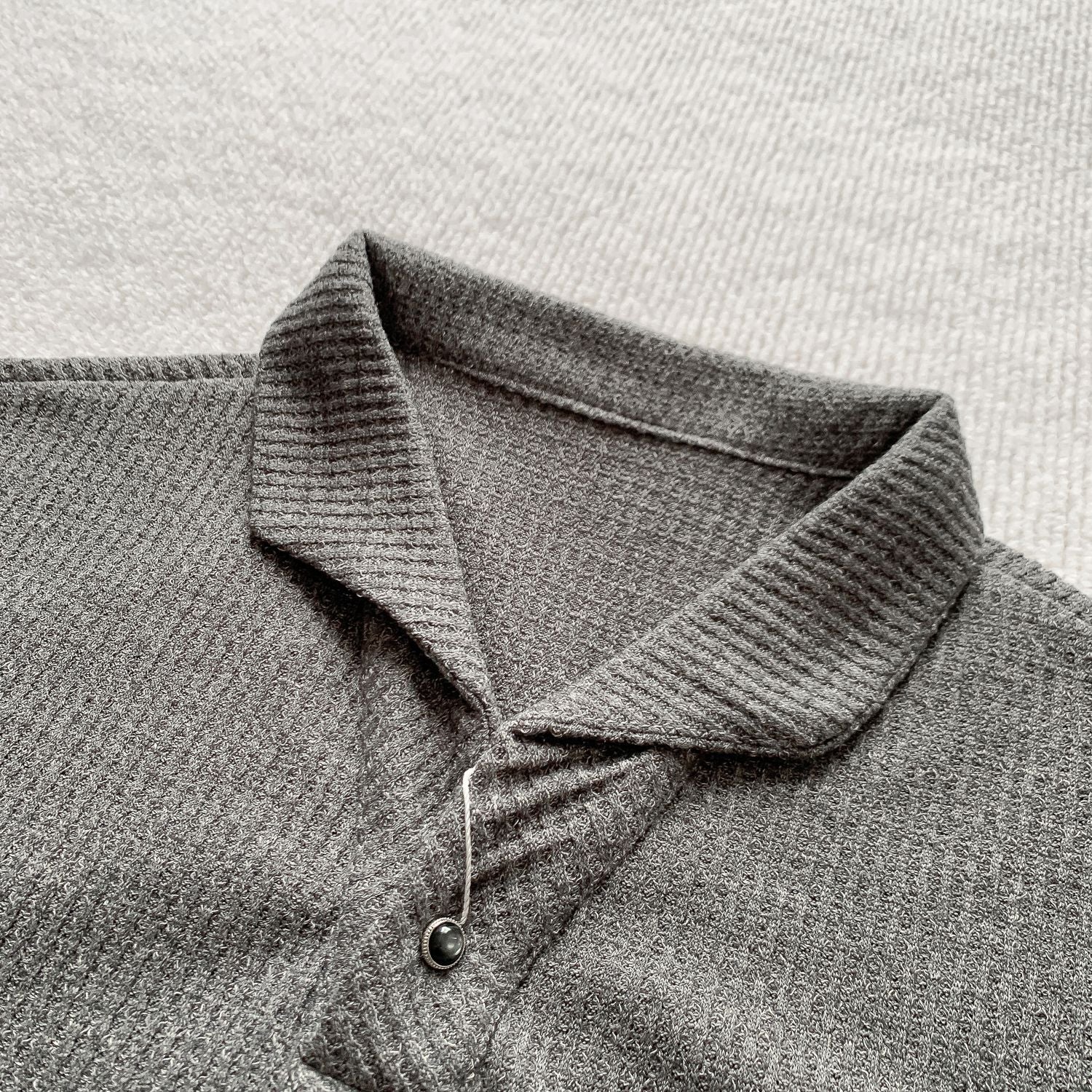 Open collar knit polo mixed-yarn texture detail | ZIRR