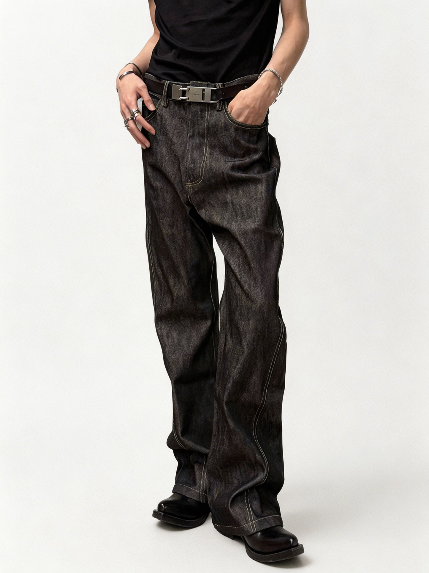 Raw selvedge flare denim curved leg opening | ZIRR
